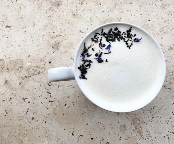Latte with leaf latte art
